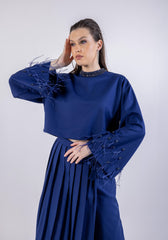 Feather Sleeves & Embellished Neckline Top\ب مامكأب شير ةنيزو ىلع طخ ق