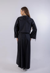 Feather Sleeves & Embellished Neckline Top\ب مامكأب شير ةنيزو ىلع طخ ق