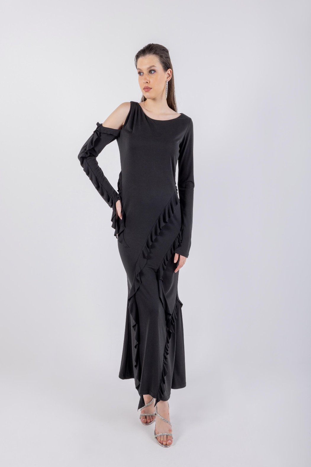 Off-Shoulder Solid Ruffled Dress\سف هداس ةشكشكب فاتكأب ة