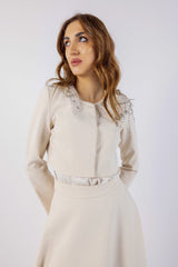 Embellished Shoulder Cropped Jacket\اج ريصق ليصافتب ةفرخزم ىلع ن