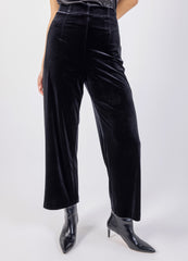 Solid Velvet Slim Fit Trousers\رس ميلس لمخم ة