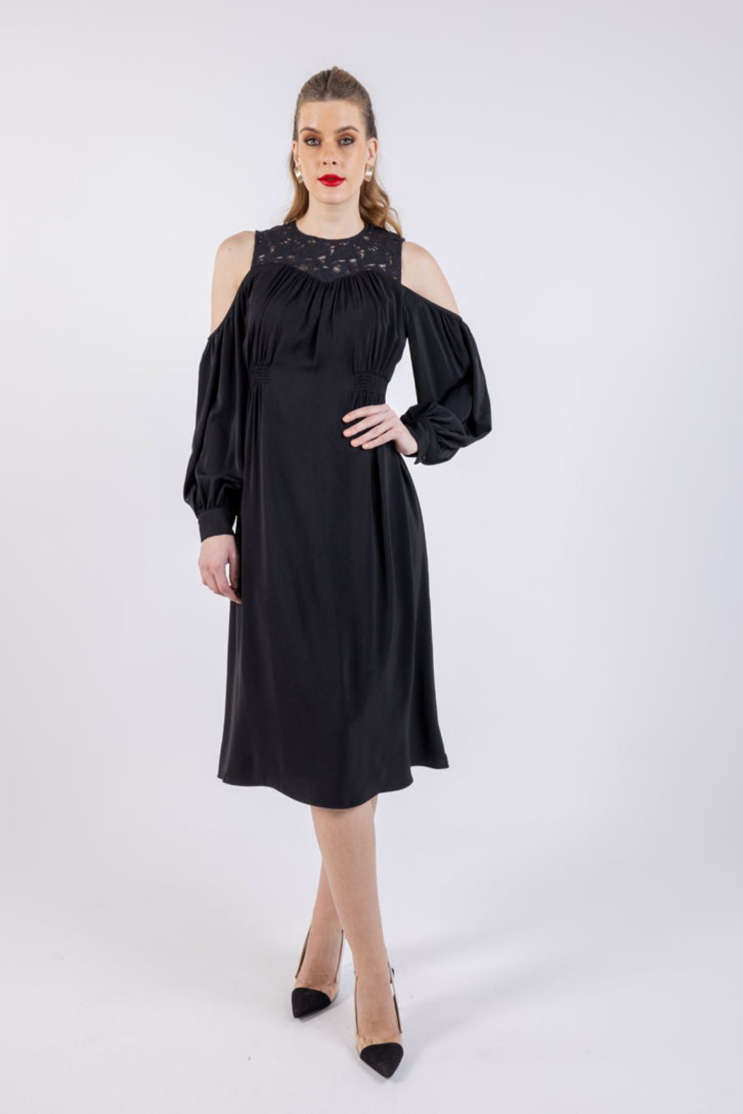 Cold Shoulder Solid Midi Dress\ف يديم ةداس فاتكأب ة