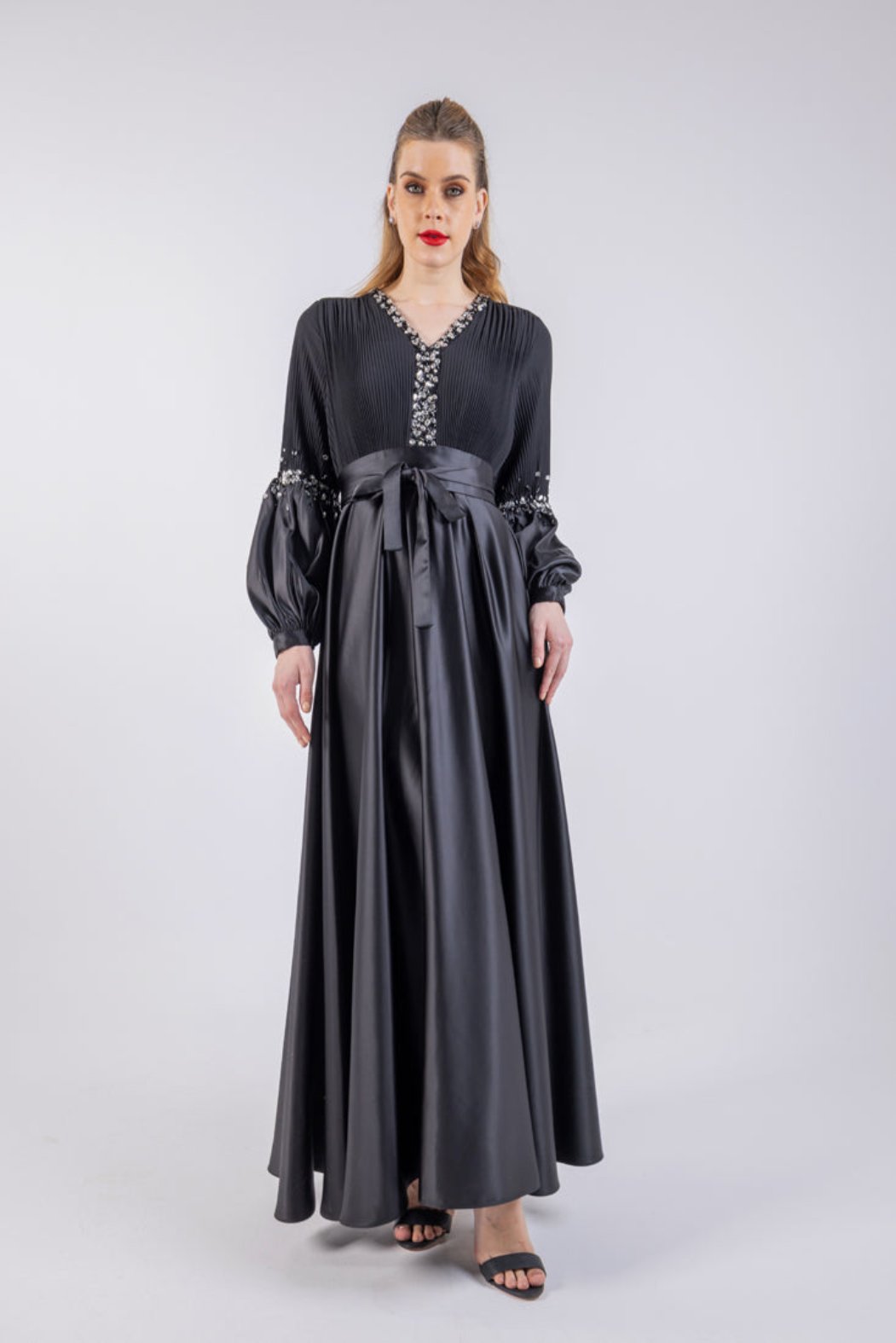 Embellished V-Neck Puff Sleeve Gown\اتسف فرخزم مامكأب ةضافضف طخو قنع ىلع  لكش فرح V