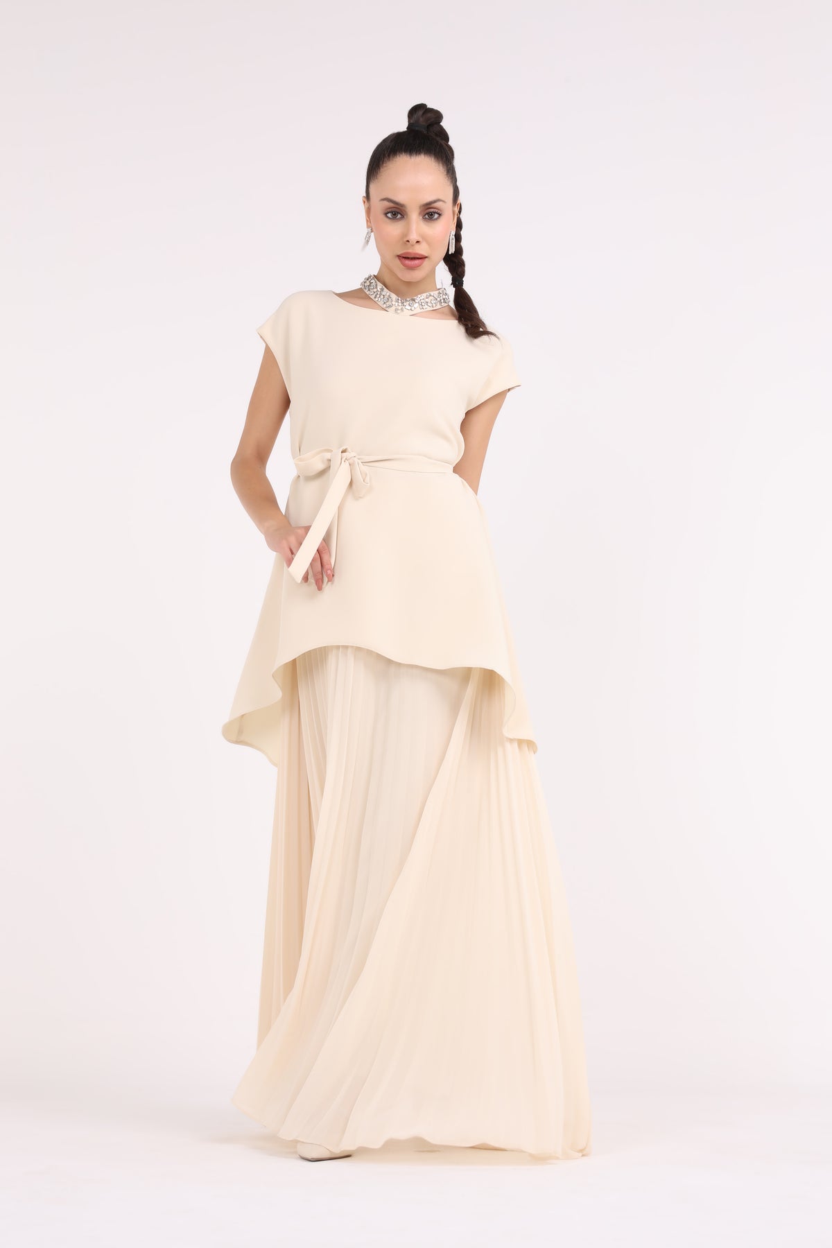 2406130-Mermaid Cut Solid Top With Pleated Loose Maxi Dress