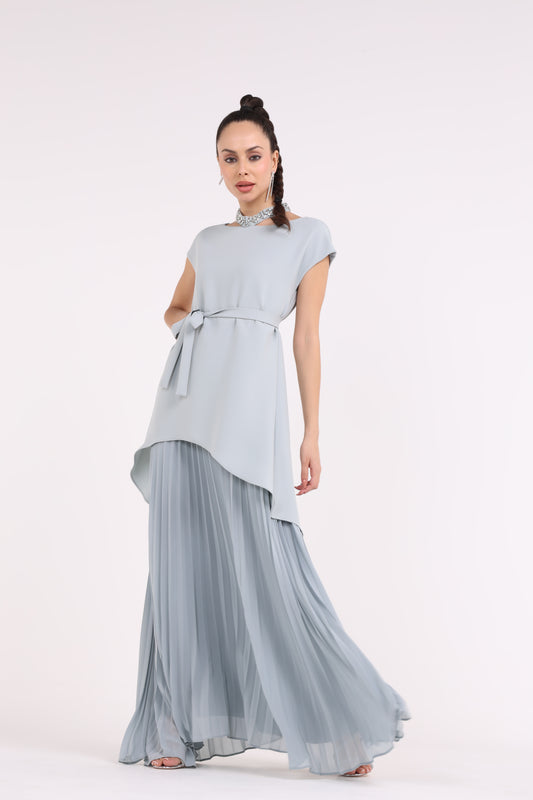 2406130-Mermaid Cut Solid Top With Pleated Loose Maxi Dress