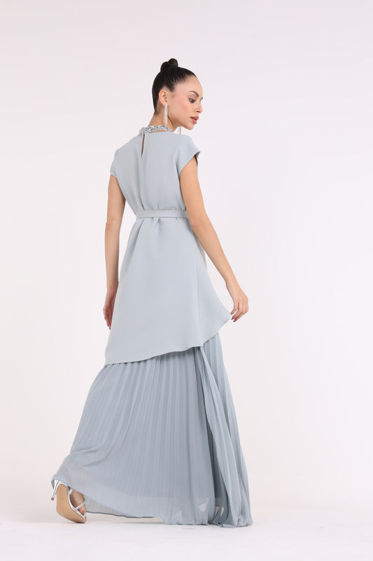 2406130-Mermaid Cut Solid Top With Pleated Loose Maxi Dress