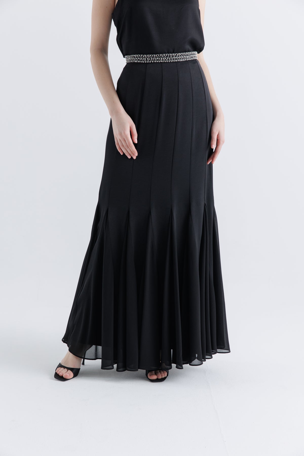 Embellished Waist Pleated Maxi Skirt