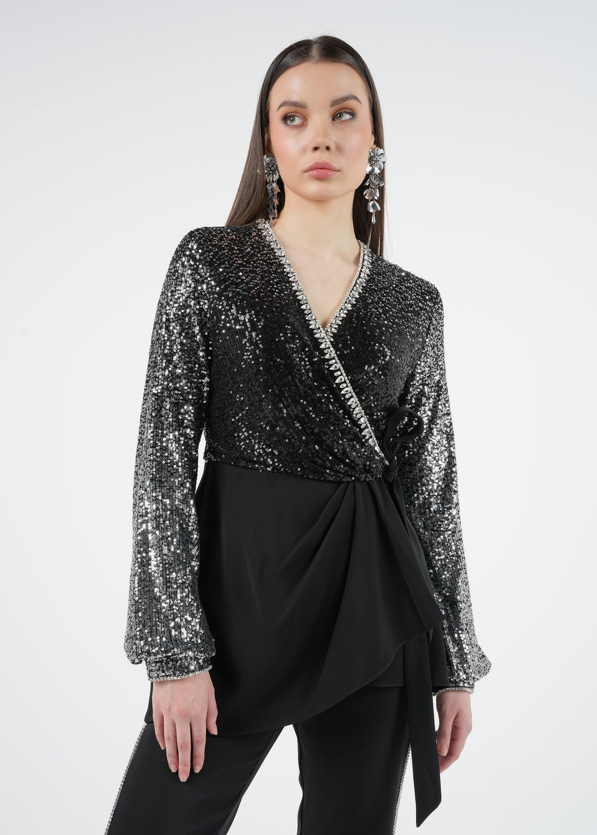 Sequin Wrap Top/قميص مع لفّة مغطى بالترتر