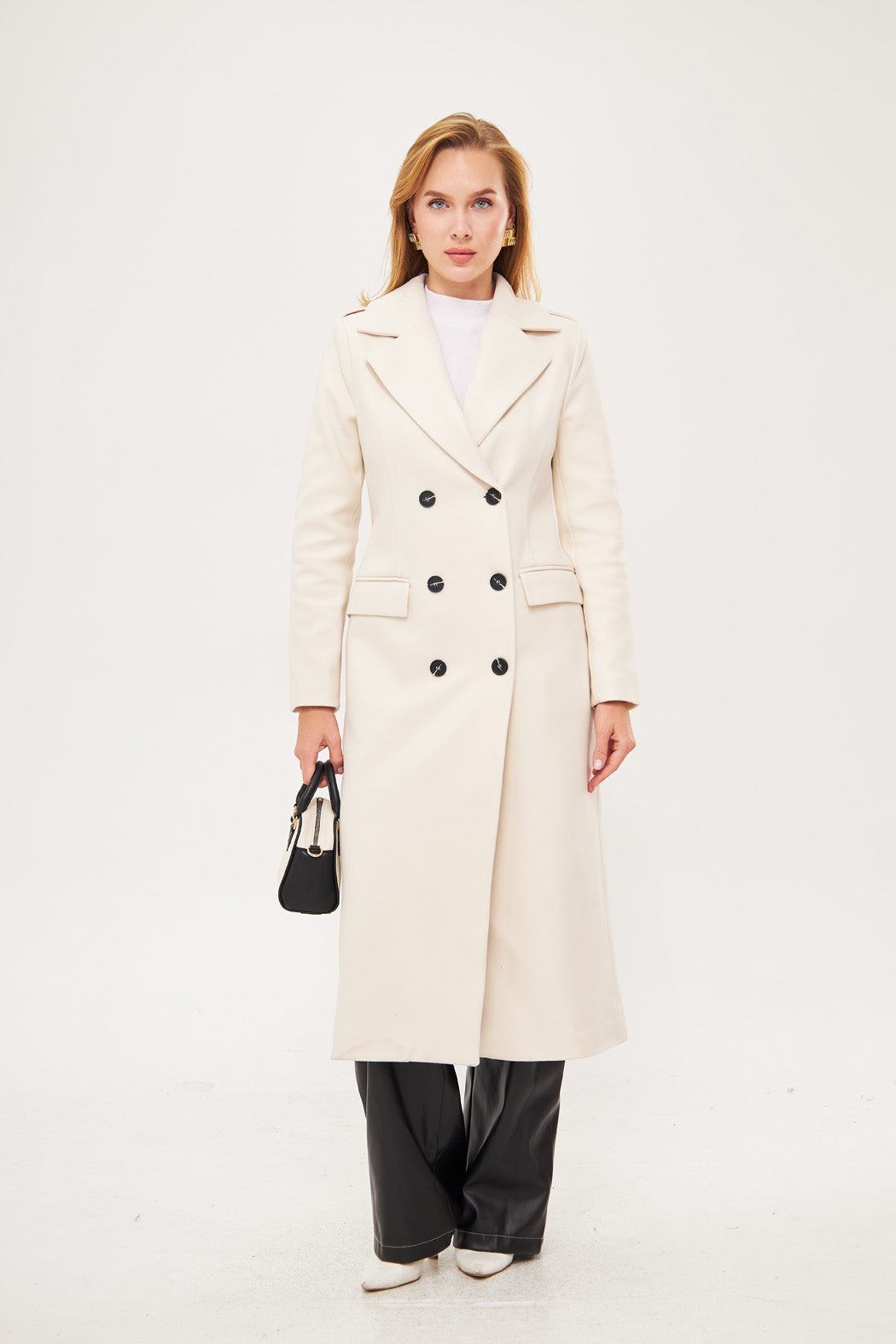 Elegant Notched Buttoned Solid Coat