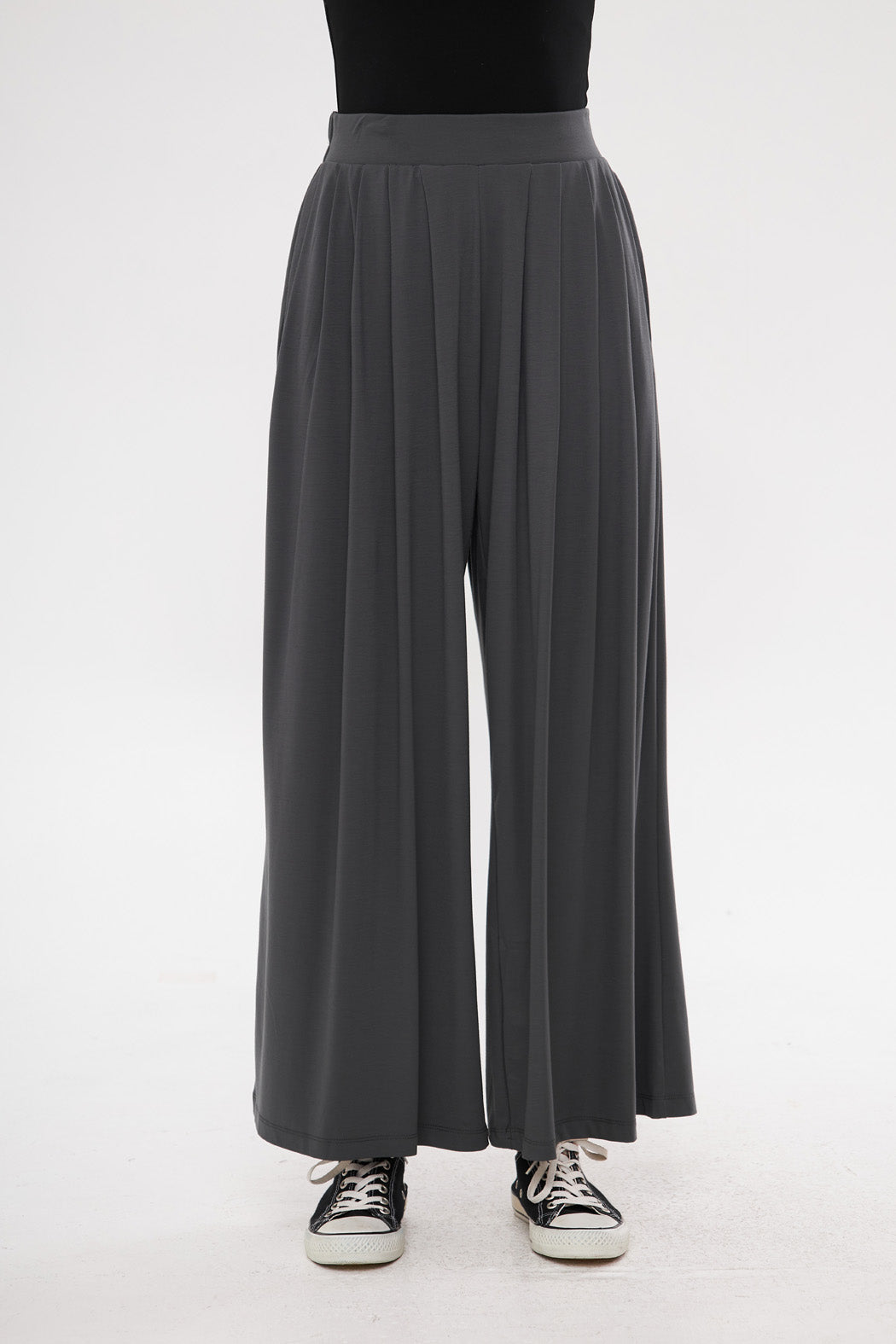 Wide Leg Relaxed Fit Pleated Trousers